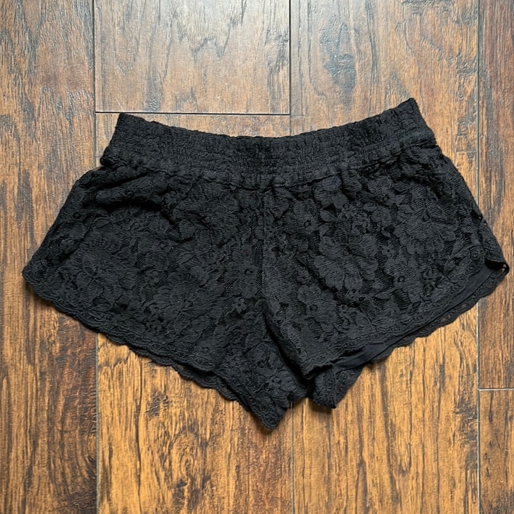 Aritzia Talula Black Lace Shorts